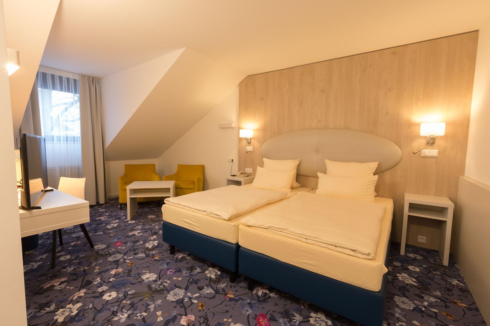 Hotel Zum Loewen เมอร์เฟลเดน-วาลล์ดอร์ฟ ภายนอก รูปภาพ