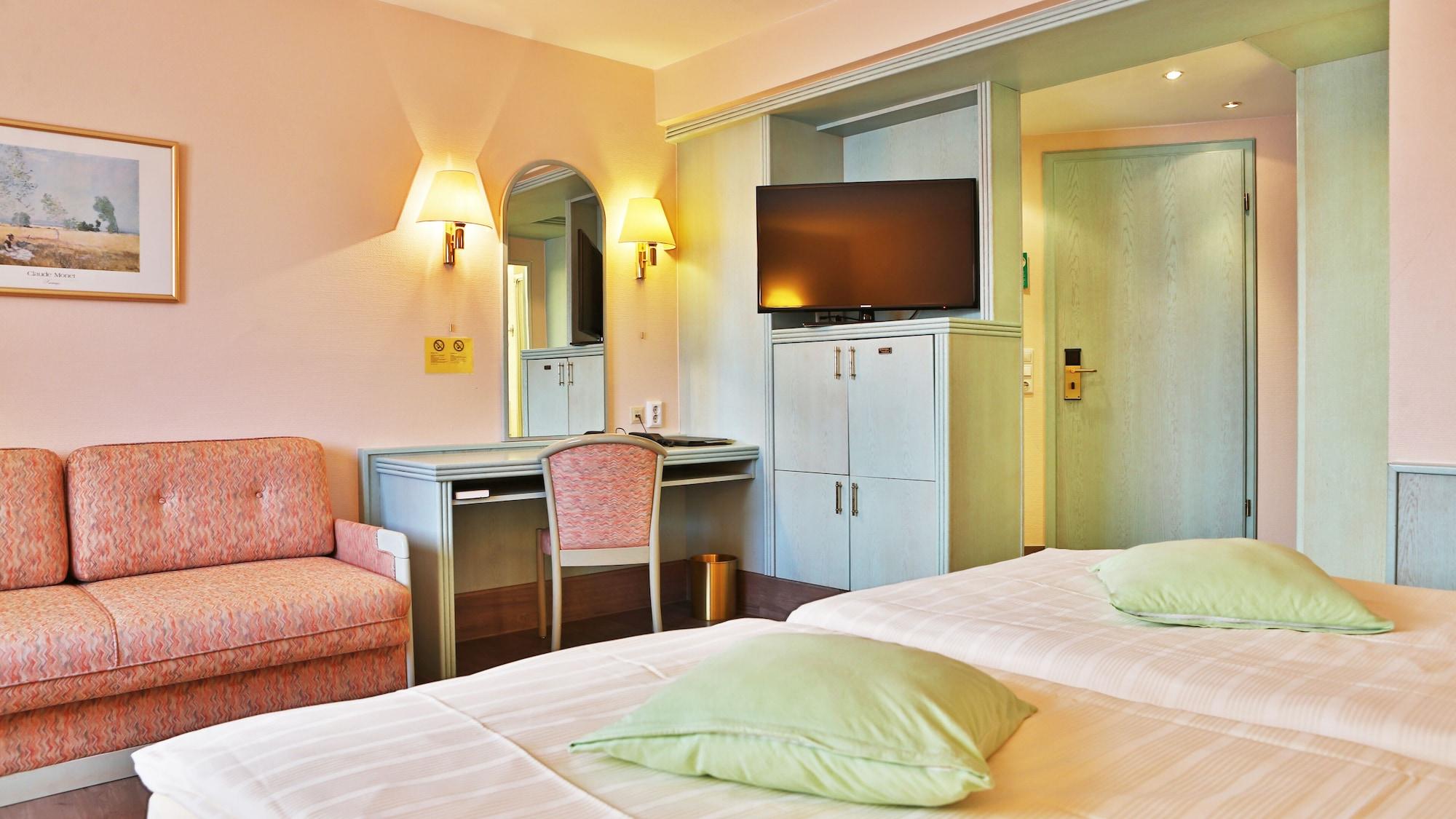 Hotel Zum Loewen เมอร์เฟลเดน-วาลล์ดอร์ฟ ภายนอก รูปภาพ