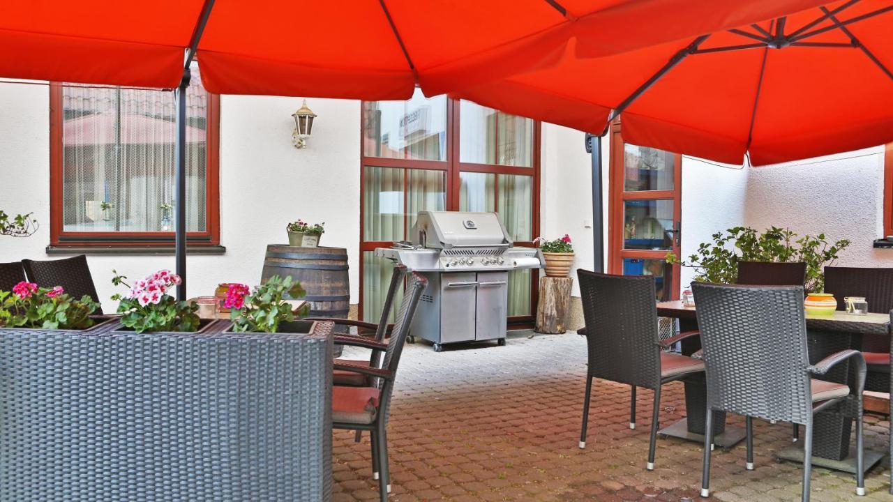 Hotel Zum Loewen เมอร์เฟลเดน-วาลล์ดอร์ฟ ภายนอก รูปภาพ